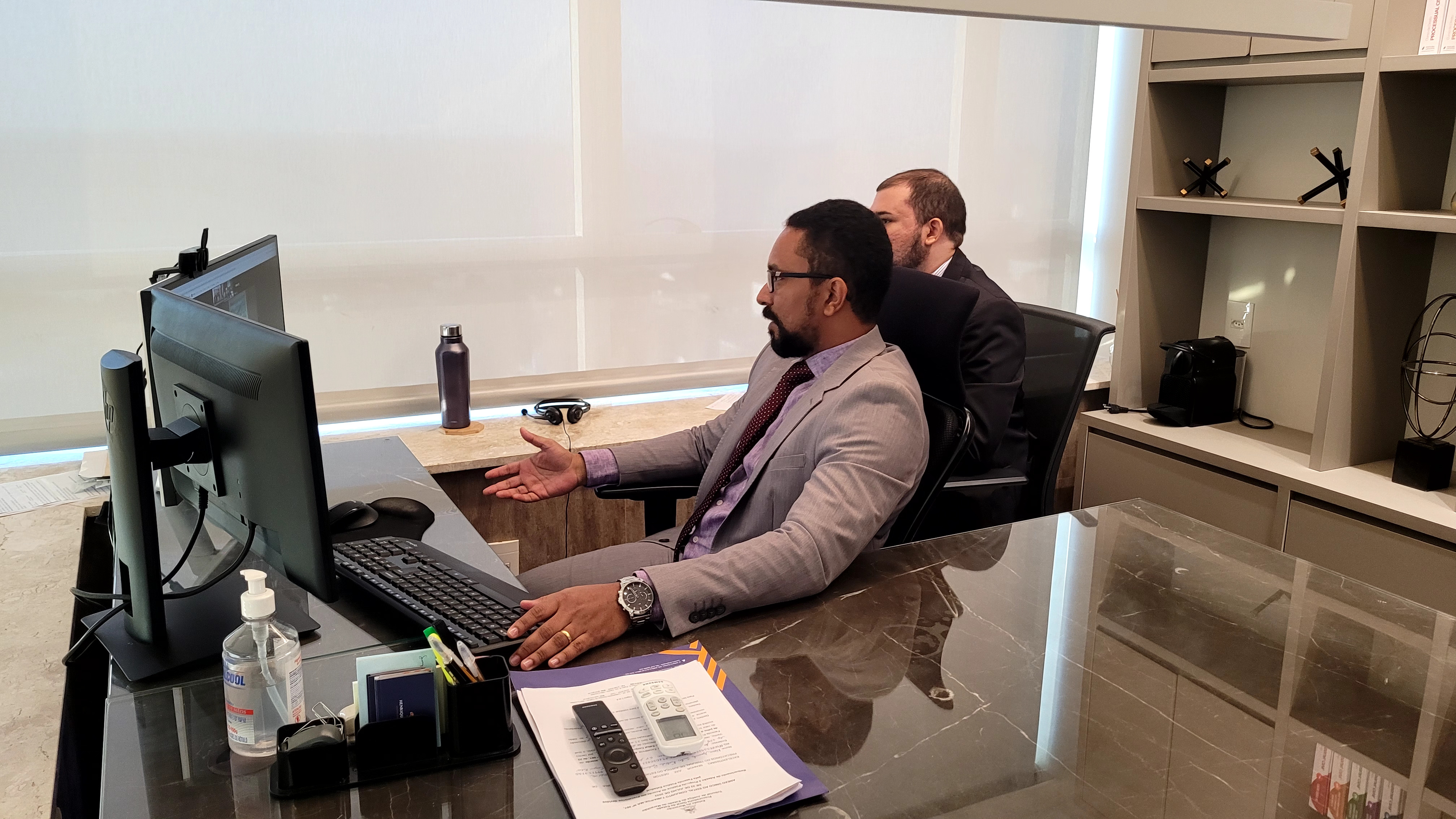 Foto profissional: Videoconferência com Ministra do STJ